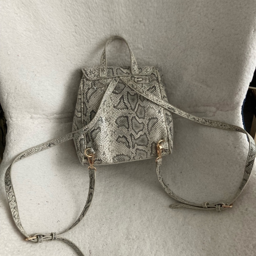 Mini backpack - Picture 3 of 10